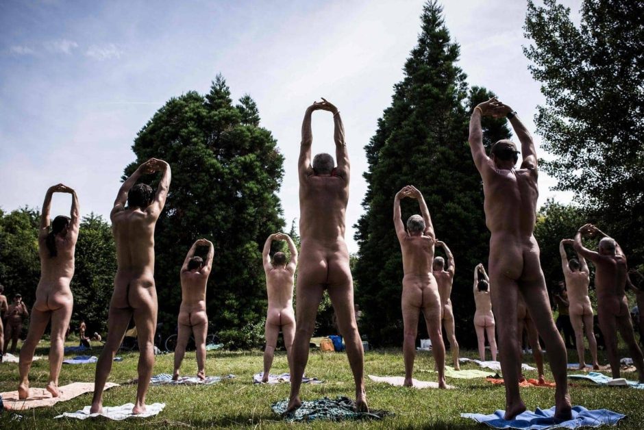 In Frankreich erfreut sich Nacktyoga großer Beliebtheit. Foto: AFP