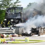 Brand nach Unfall auf Autobahn 5 bei Karlsruhe