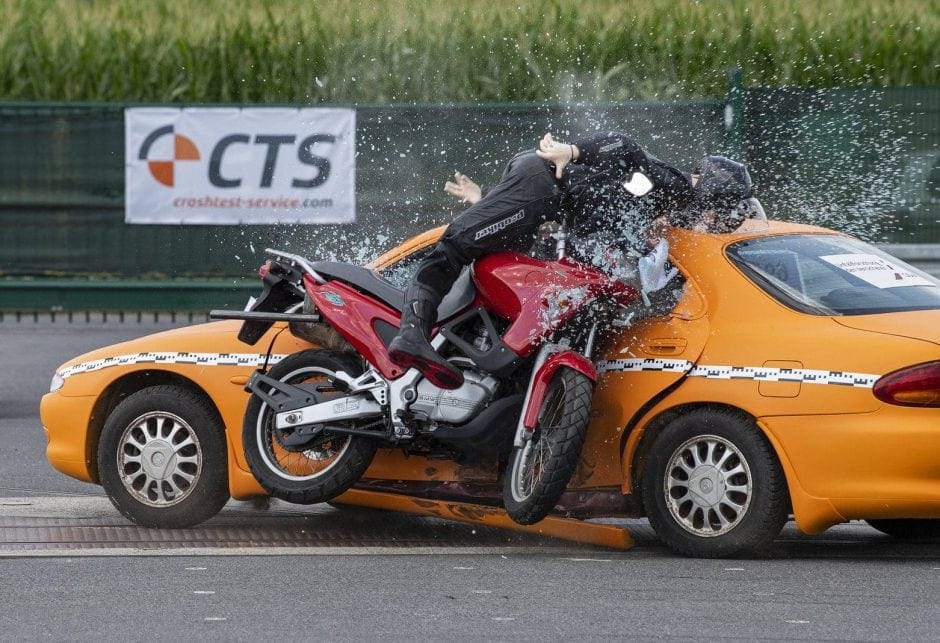 Motorrad Crash Crashtest