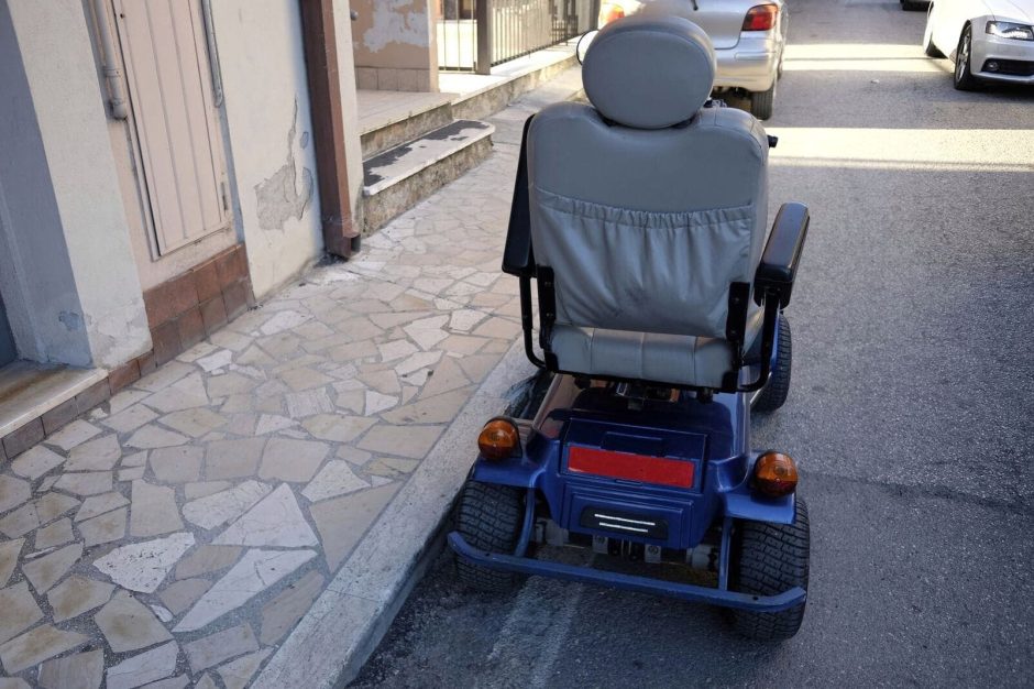 Elektrischer Rollstuhl Straße