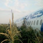 Flugzeug mit Notlandung im Maisfeld bei Moskau