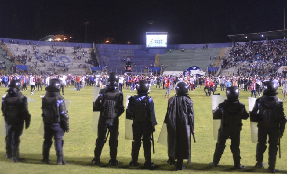 Polizei bei Fußballspiel in Honduras