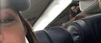 Stewardess in Ablage Southwest Airlines