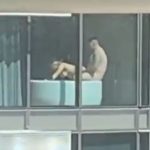 Paar hat Sex in Badewanne