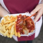 Currywurst pommes