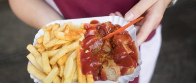 Currywurst pommes