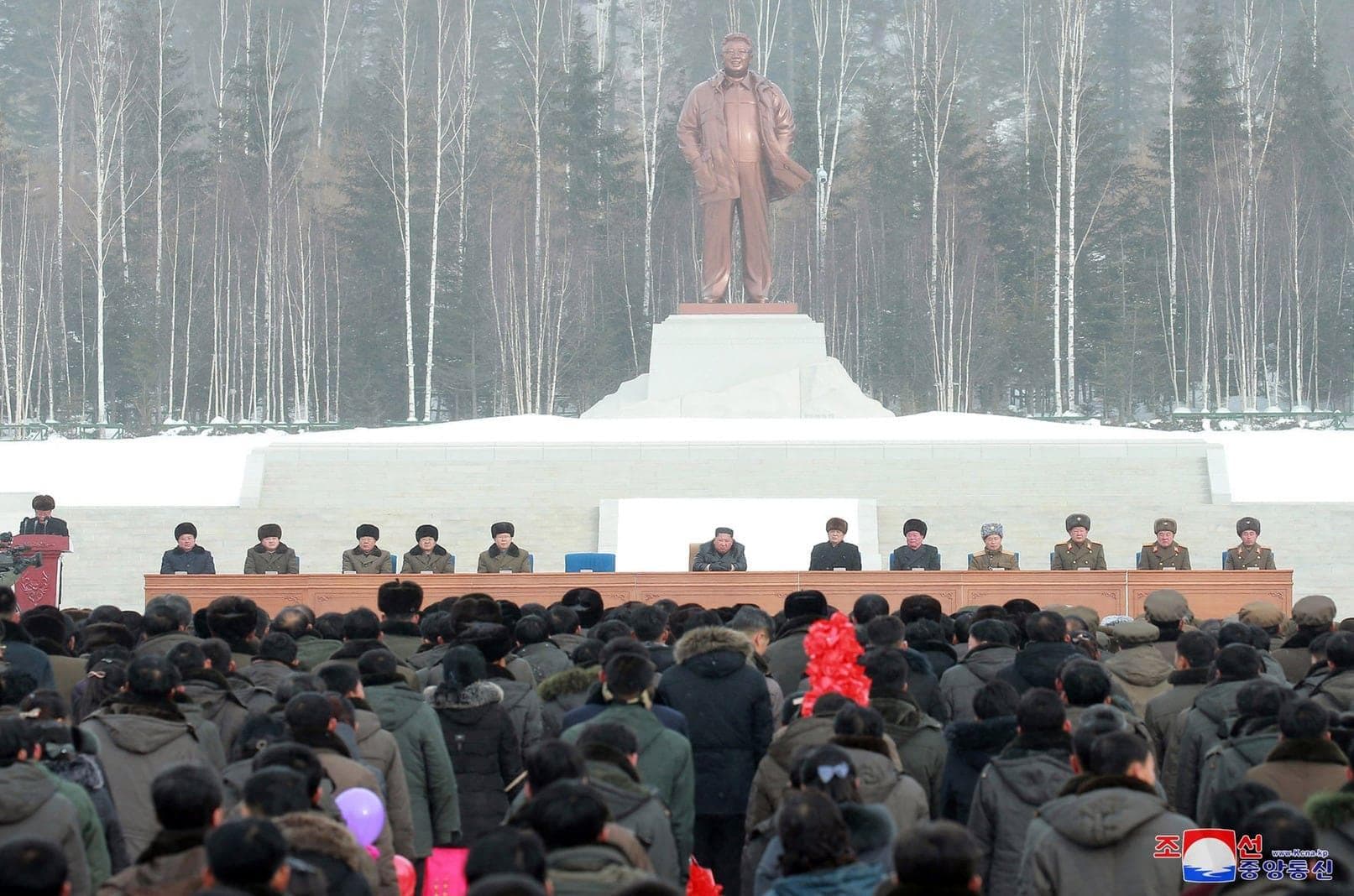 Einweihung der Stadt Samjiyon Nordkorea Statue Kim Jong Il