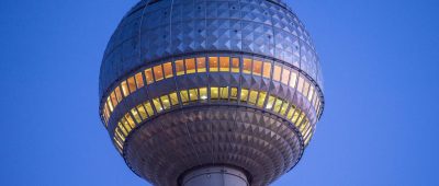 Berliner Fernsehturm geschlossen - Areal Eisabbrüche