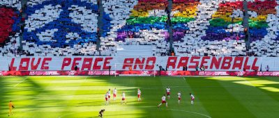 RB Leipzig Choreo Love Peace Rasenball