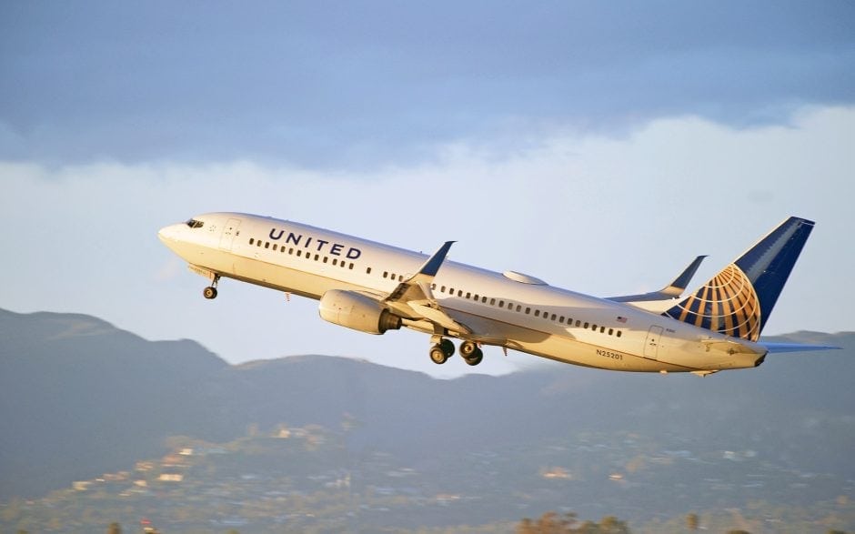 United Airlines Boeing 737-824