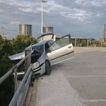 Beinahe-Absturz Parkhausdach Unfall
