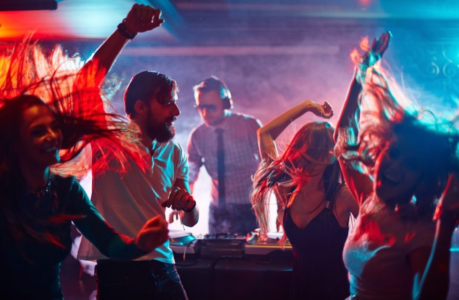 Party tanzen feiern DJ