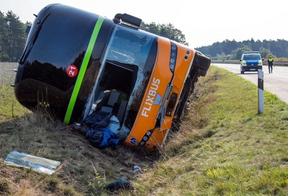 Fernbusunglück auf der A24 Flixbus Unfall