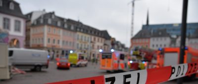 Auto erfasst Fußgänger in Trier