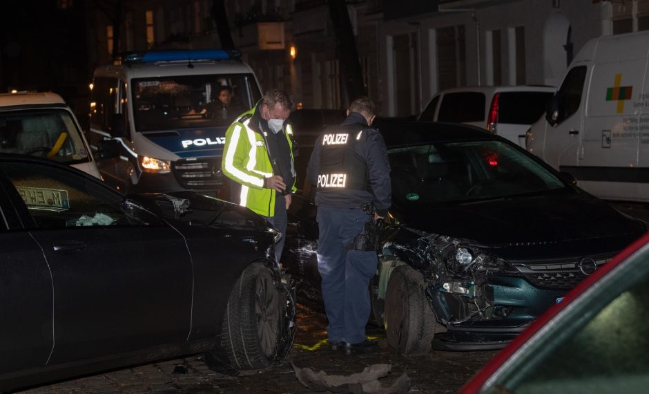 Verfolgungsfahrt in Neukölln endet mit Unfall und Verletzten