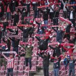 1. FC Köln Fans Zuschauer Bundesliga Maske
