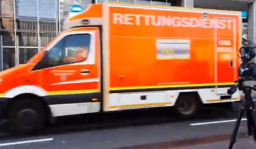Krankenwagen Düsseldorf Polizei Corona-Rebellen