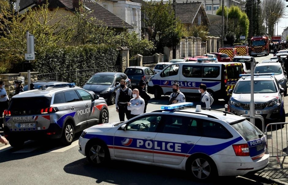Angreifer tötet Frau mit Messer auf Polizeiwache in Frankreich
