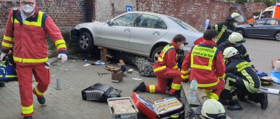 Unfall bei Bad Hersfeld: Motorradfahrerin von Auto erfasst und schwer  verletzt