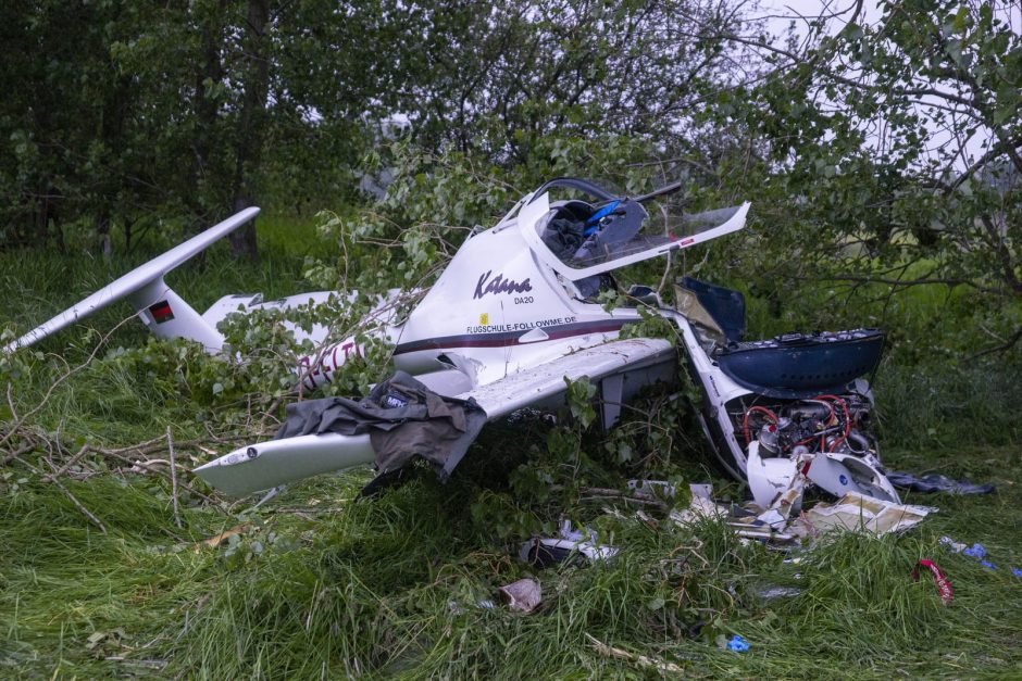 Leichtflugzeug stürzt bei Landeanflug