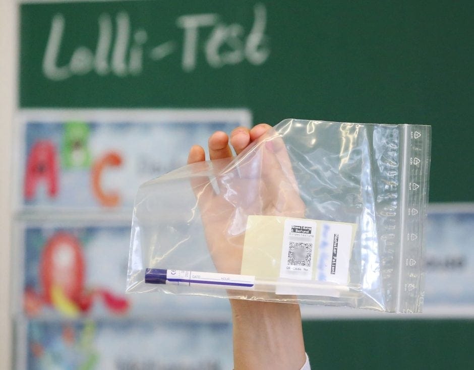 Lolli-Tests beginnen in allen Grund- und Förderschulen in NRW Kinder Corona