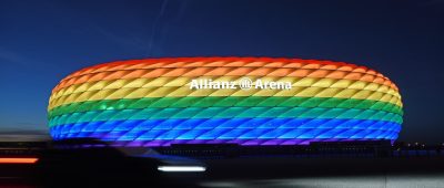 Das Münchner EM-Stadion in Regenbogenfarben Allianz Arena