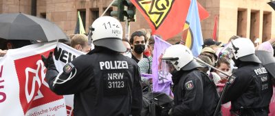 Demonstration gegen geplantes Versammlungsgesetz Düsseldorf Polizei