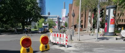 Mobile Poller an Düsseldorfs Königsallee