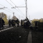 Kleinbus Unfall Zug Parma