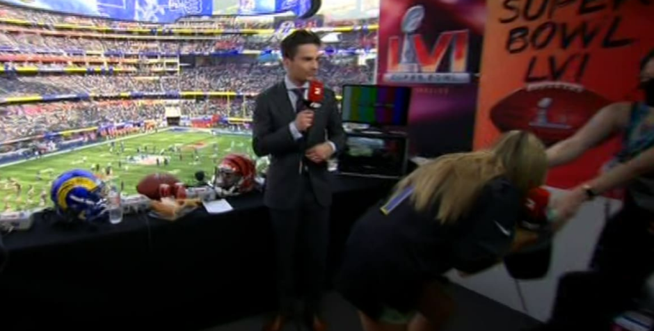 Heidi Klum spuckt Super Bowl 2022 ran ProSieben