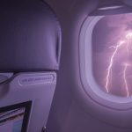 Flugzeug Blitz Unglück Sturm Notlandung Unwetter Gewitter Symbolbild