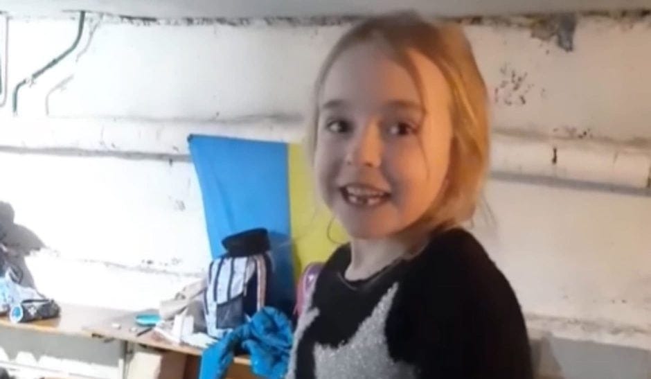 Ukraine-Krieg Amelia singt Lied aus "Frozen"