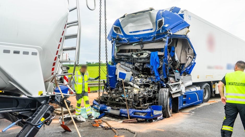 Lkw-Unfall Halle A14