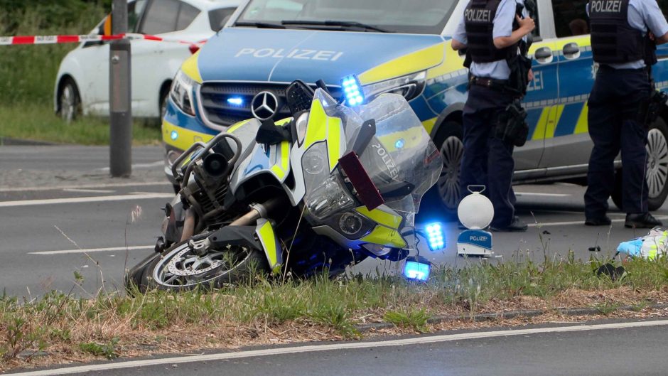 Motorradpolizistin verunglückt auf dem Weg zu einem Einsat