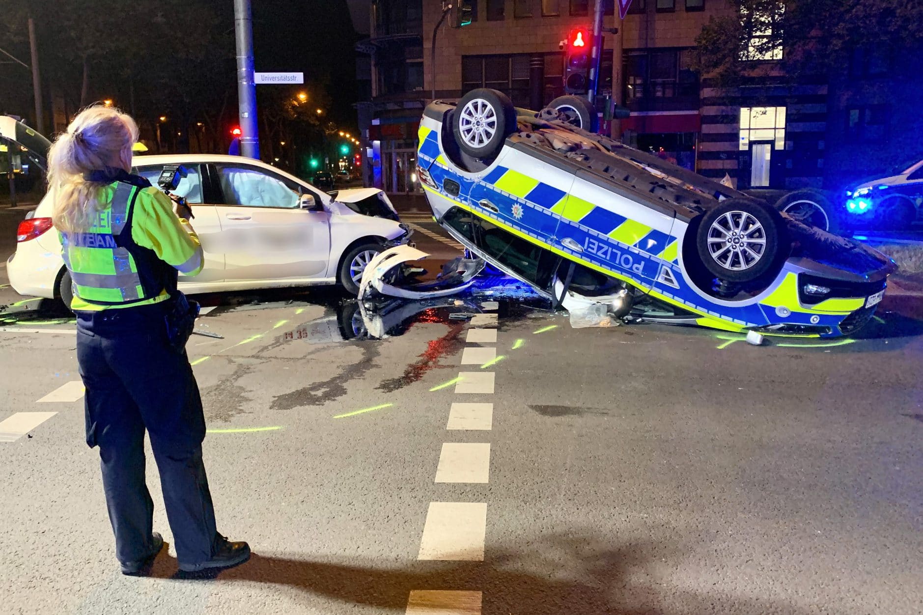 Köln: Mit demoliertem Wagen vor der Polizei geflüchtet