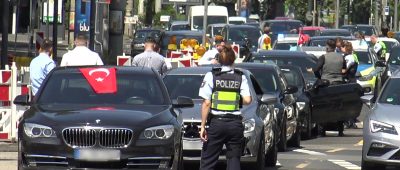 Polizei stoppt Autokorso