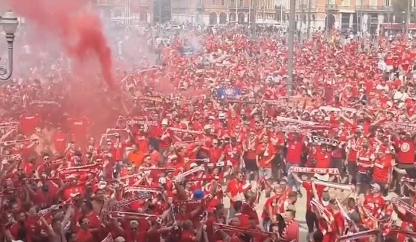 1. FC Köln: Fans in Nizza