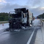 Lkw auf A1 ausgebrannt - Fahrbahnsperrung wegen Reperatur