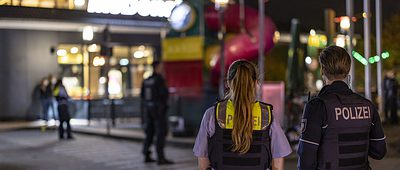Schüsse vor Fast-Food-Restaurant in Oberhausen - drei Verletzte