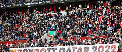 Banner der Faninitiative im Düsseldorfer Stadion