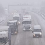 winterwetter-schnee-autobahn-blitzeis-warnung