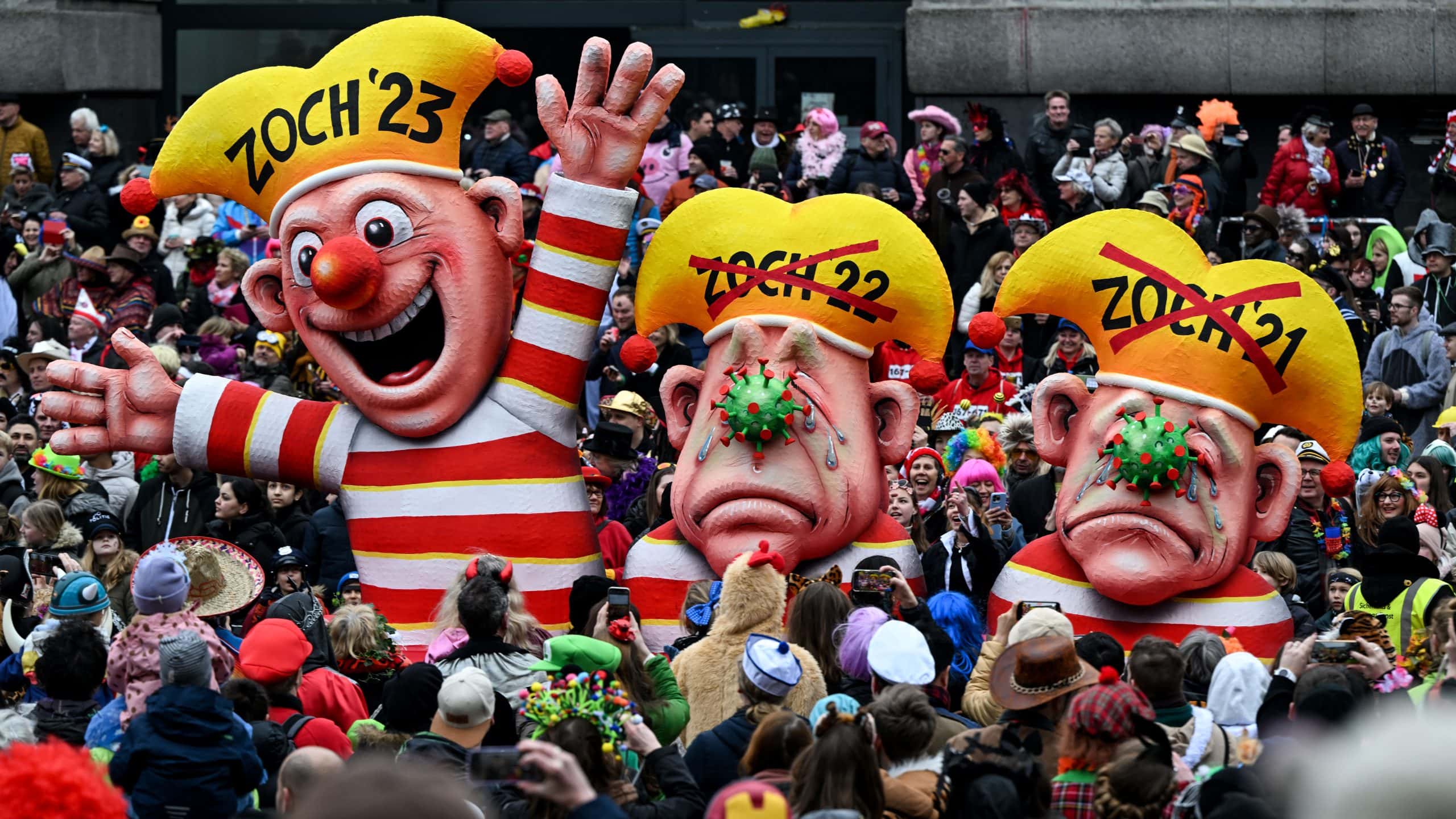 Rosenmontagszug Düsseldorf 2023: 600.000 Besucher – die Karneval-Bilanz