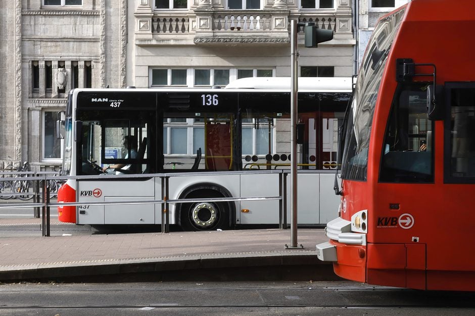 Nahverkehr in Köln ÖPNV Bus Bahn KVB