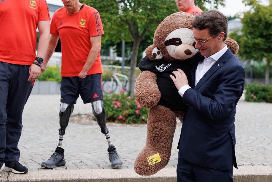 Ministerpräsident Wüst besucht deutsches Invictus Team