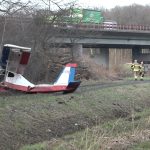 Pilot nach Absturz mit Ultraleichtflugzeug leicht verletzt