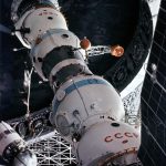 SALJUT - Die Sowjetunion errichtete 1971 die erste bemannte Raumstation Saljut-1. Es folgten weitere. Mit der 1982 in den Orbit gebrachten Saljut-7 endete das Programm. Sie wurde bis 1986 genutzt und trieb noch einige Jahre um die Erde