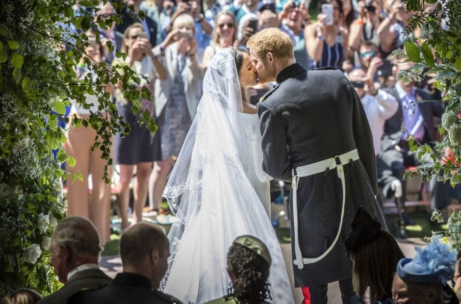 Am 6. Juli ist Internationaler Tag des Kusses und es gibt wohl kein schöneres Thema für einen Artikel als romantische Lippenbekenntnisse. Wir starten mit Prinz Harry und seiner Meghan