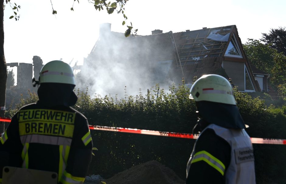 Bei einer Explosion in einem Bremer Wohnhaus sind drei Menschen ums Leben gekommen. Foto: dpa