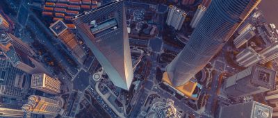 Die schnellsten Aufzüge der Welt sind nicht immer automatisch auch in den höchsten Gebäuden der Welt. In unserer Bildergalerie stellen wir die Top 10 vor. Foto: zhusijia1011 / Shutterstock.com