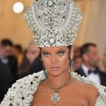 Rihanna hat an der "Met Gala" 2018 des Kostüminstituts des Metropolitan Museum of Art (Met) unter dem Motto "Heavenly Bodies: Fashion and the Catholic Imagination" teilgenommen. Wir zeigen die wichtigsten Promis... Foto: dpa/afp
